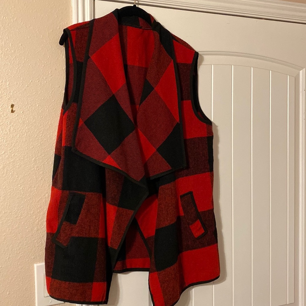 Sleeveless jacket for layering red black plaid xxl
